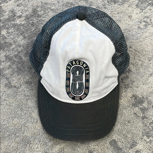 Patagonia Paper Peaks Badge Mesh Snapback Trucker Hat Baseball Cap White Gray - Picture 2 of 12